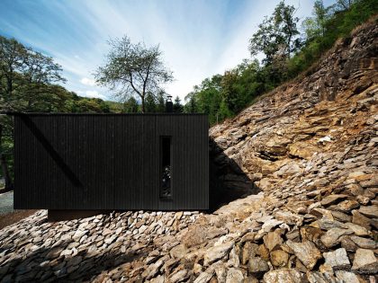 A Stunning Wood and Stone House with Luminous and Elegant Interior in Koszeg, Hungary by Béres Architects (7)