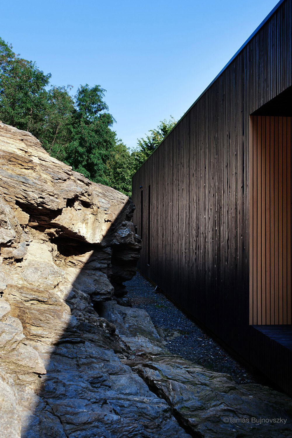 A Stunning Wood and Stone House with Luminous and Elegant Interior in Koszeg, Hungary by Béres Architects (8)
