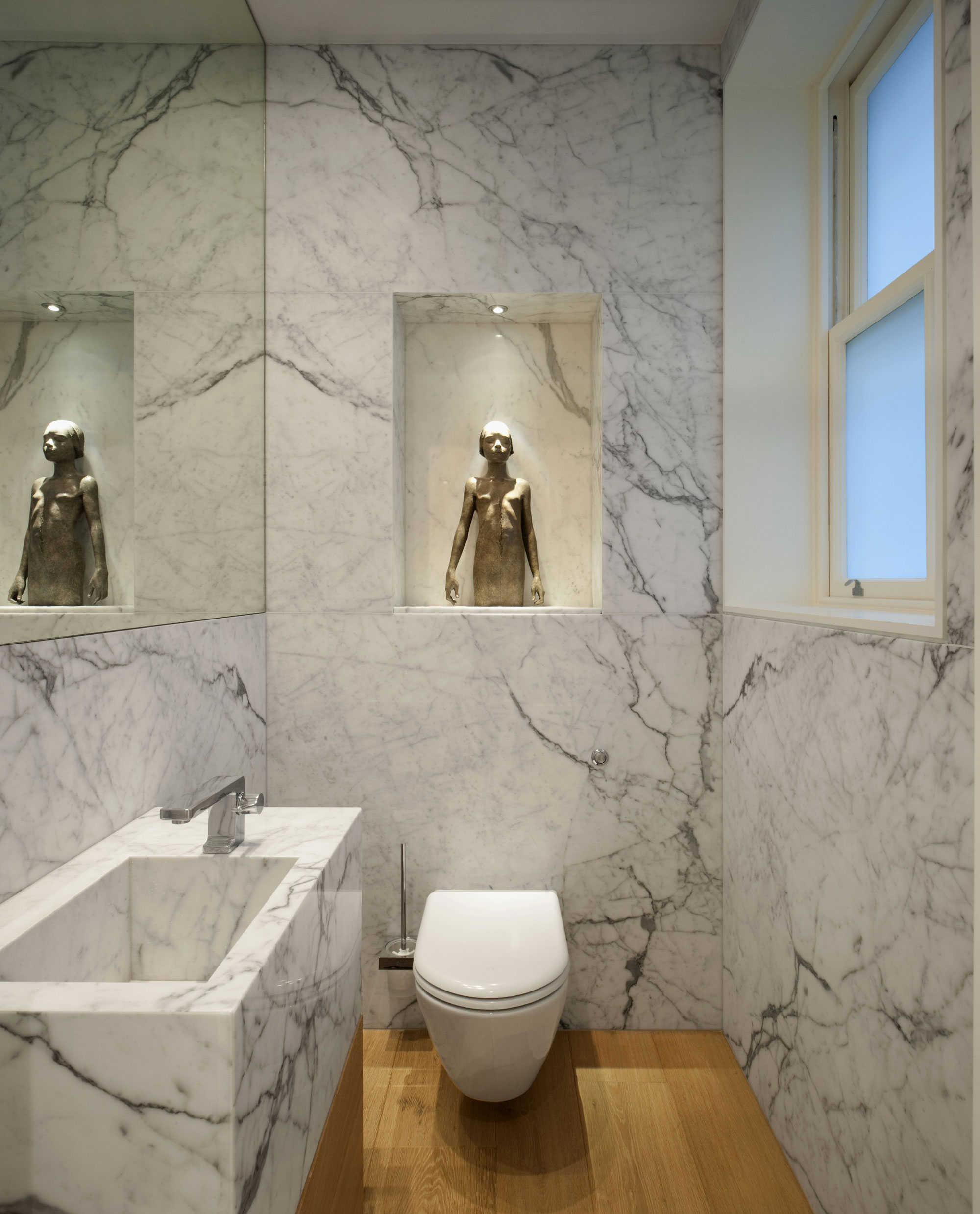 A Stylish Apartment with Trendy and Bright Interiors in London, England by TG-Studio (16)
