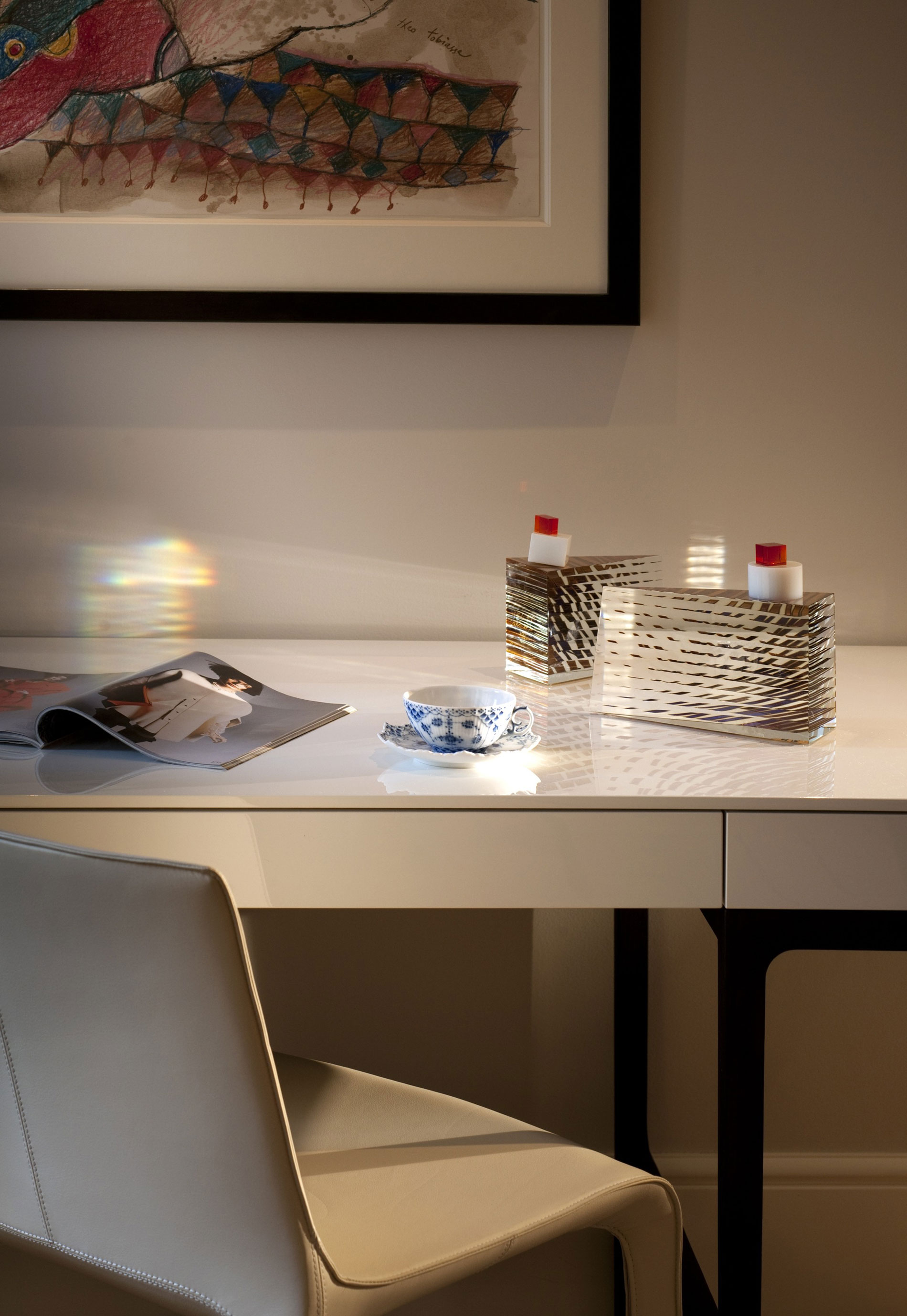A Stylish Apartment with Trendy and Bright Interiors in London, England by TG-Studio (8)