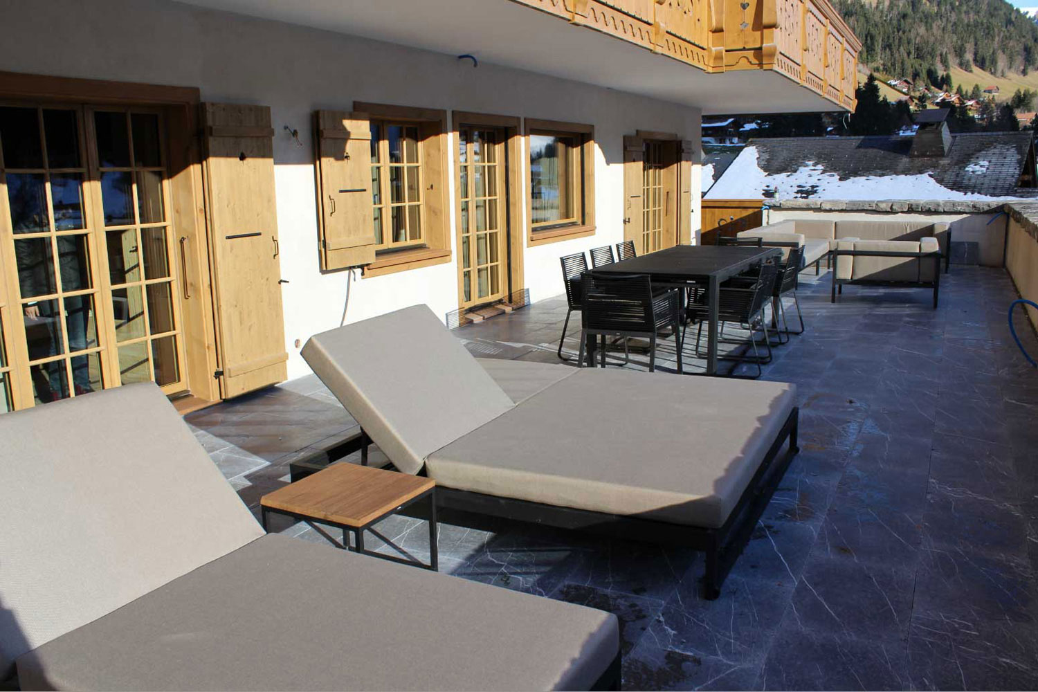 A Stylish Contemporary Apartment Blend of Warmth and Elegance in Rougemont, Switzerland by Plusdesign (18)