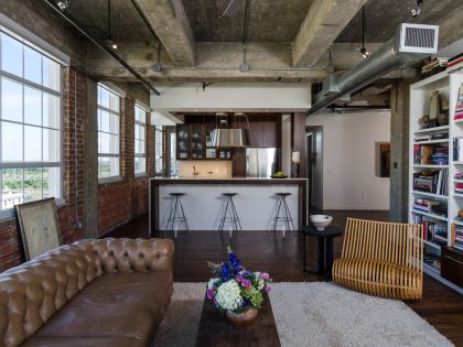 A Stylish Contemporary Loft with Exposed Brick and Concrete Ceilings in Houston, Texas by CONTENT Architecture (4)