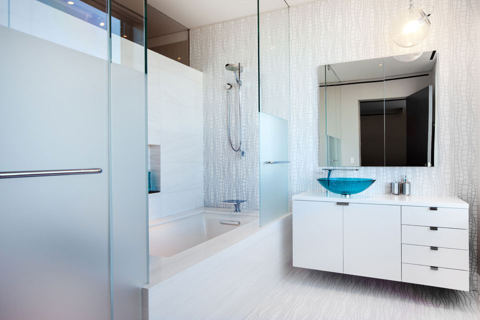 A Stylish Luxury Penthouse Apartment with Lots of Unique Art Character in Manhattan by Turett Collaborative Architecture (12)