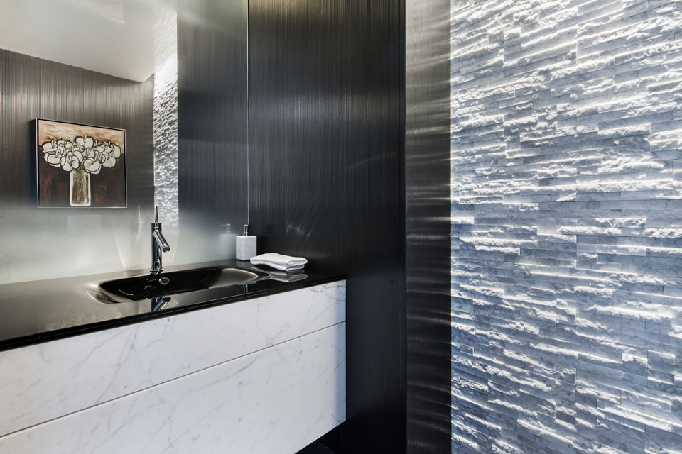 A Stylish Luxury Penthouse Apartment with Lots of Unique Art Character in Manhattan by Turett Collaborative Architecture (14)