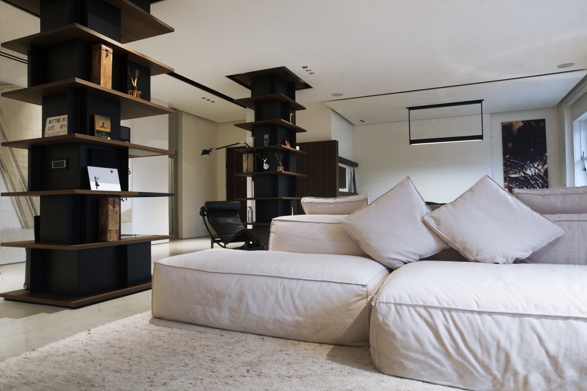 A Stylish Minimalist House with Cozy and Vintage Interiors in Turin, Italy by Fabio Fantolino (11)