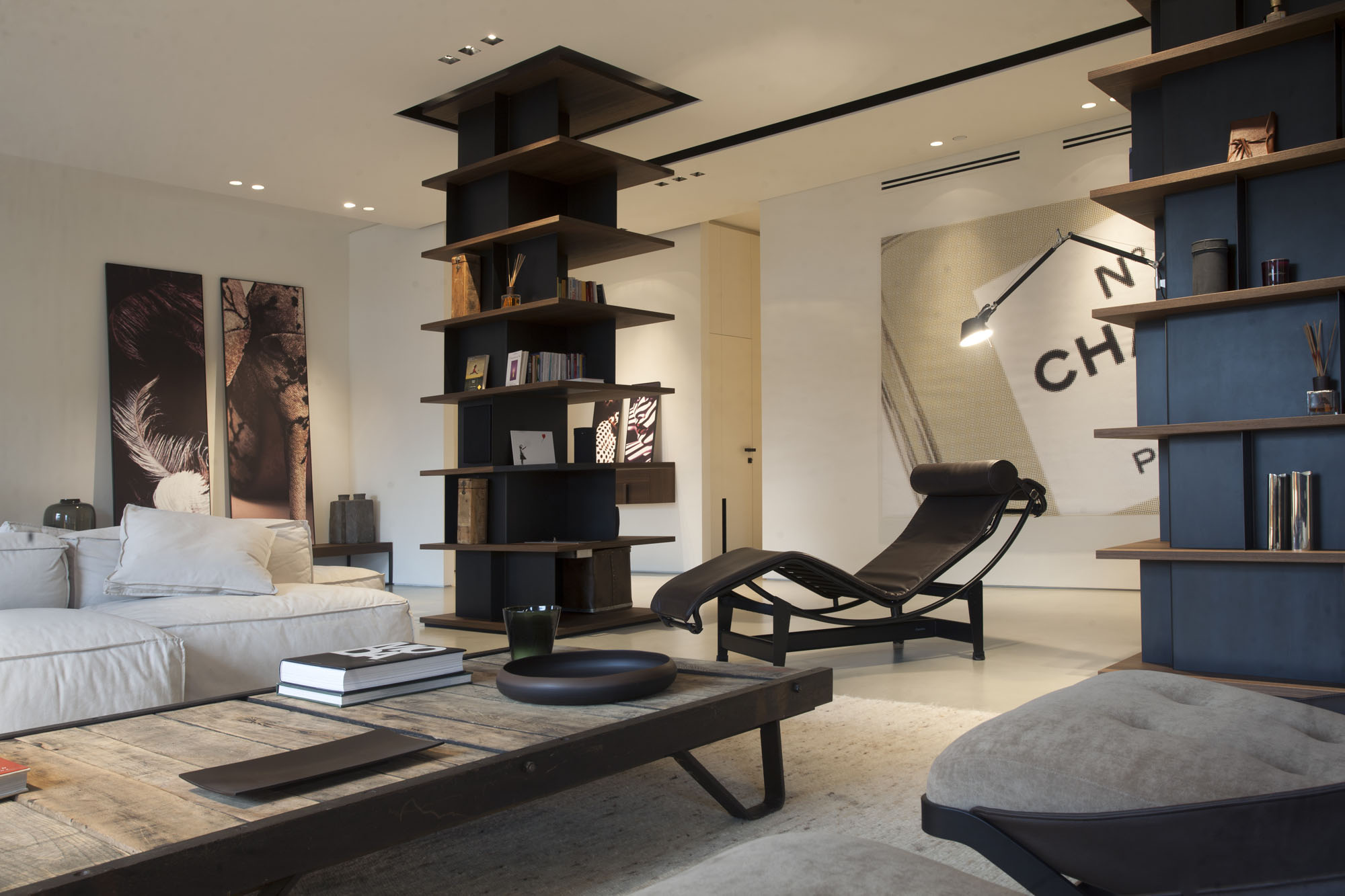 A Stylish Minimalist House with Cozy and Vintage Interiors in Turin, Italy by Fabio Fantolino (14)