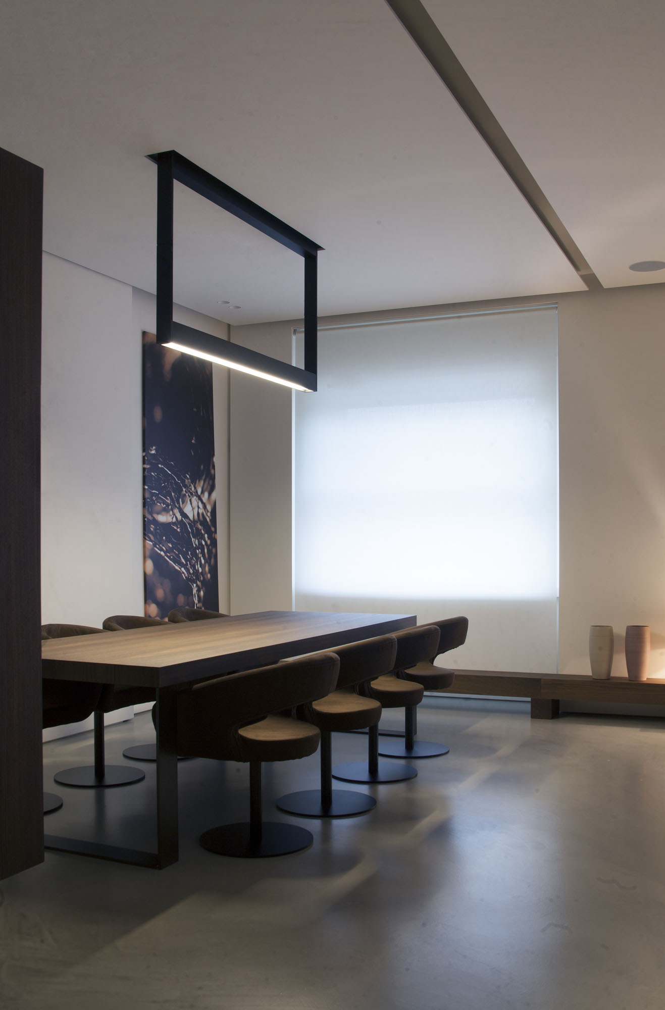 A Stylish Minimalist House with Cozy and Vintage Interiors in Turin, Italy by Fabio Fantolino (22)