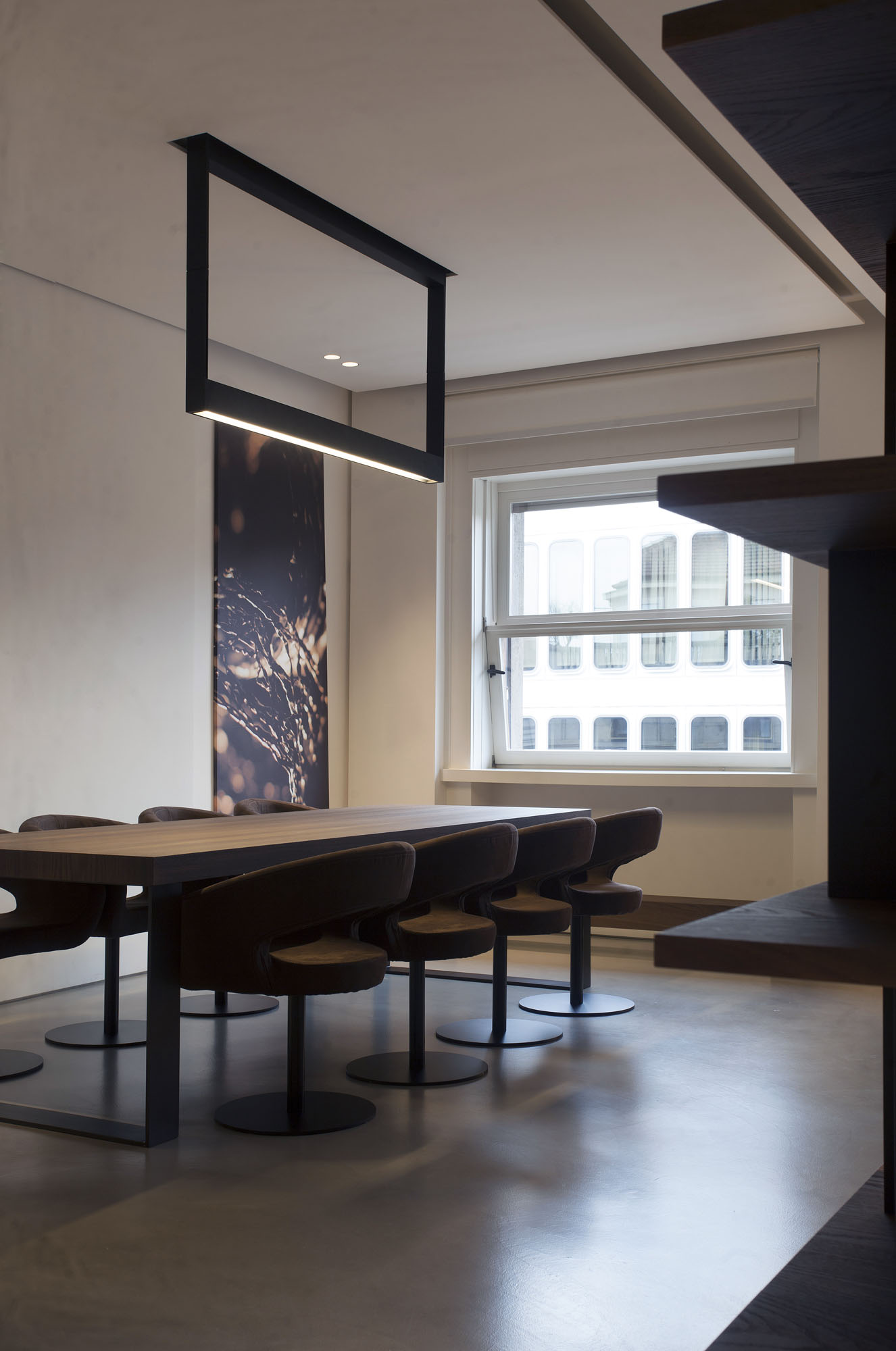 A Stylish Minimalist House with Cozy and Vintage Interiors in Turin, Italy by Fabio Fantolino (24)