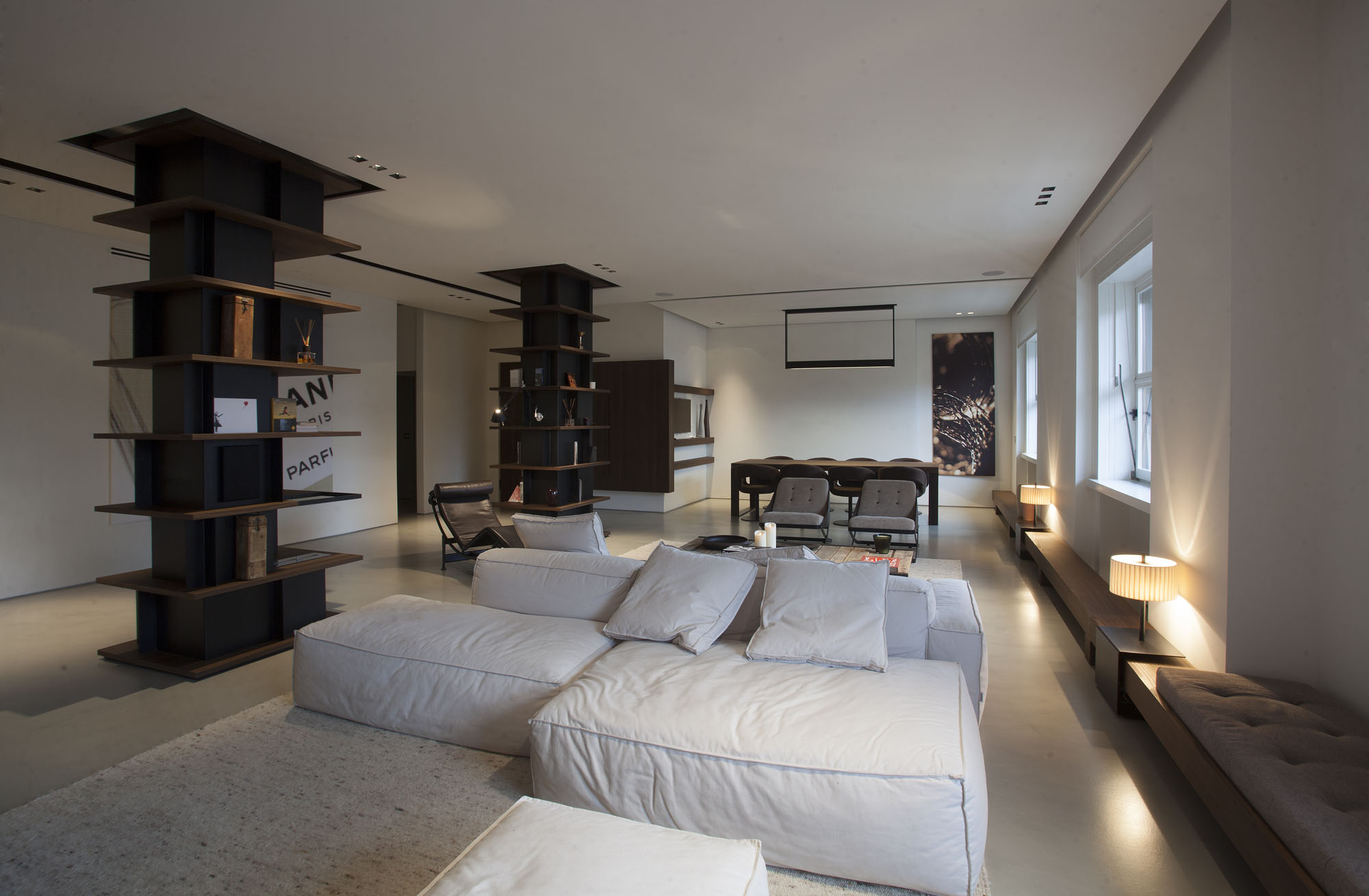 A Stylish Minimalist House with Cozy and Vintage Interiors in Turin, Italy by Fabio Fantolino (4)