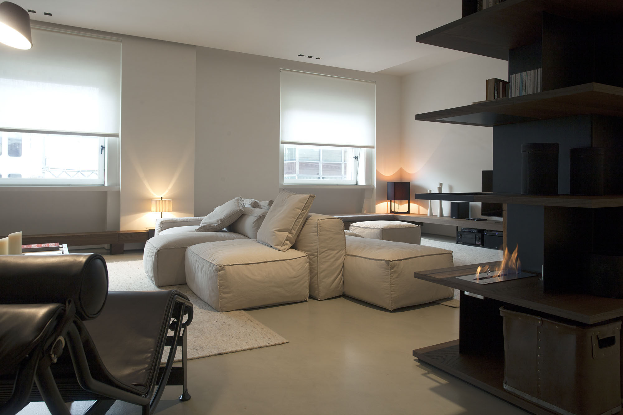 A Stylish Minimalist House with Cozy and Vintage Interiors in Turin, Italy by Fabio Fantolino (6)