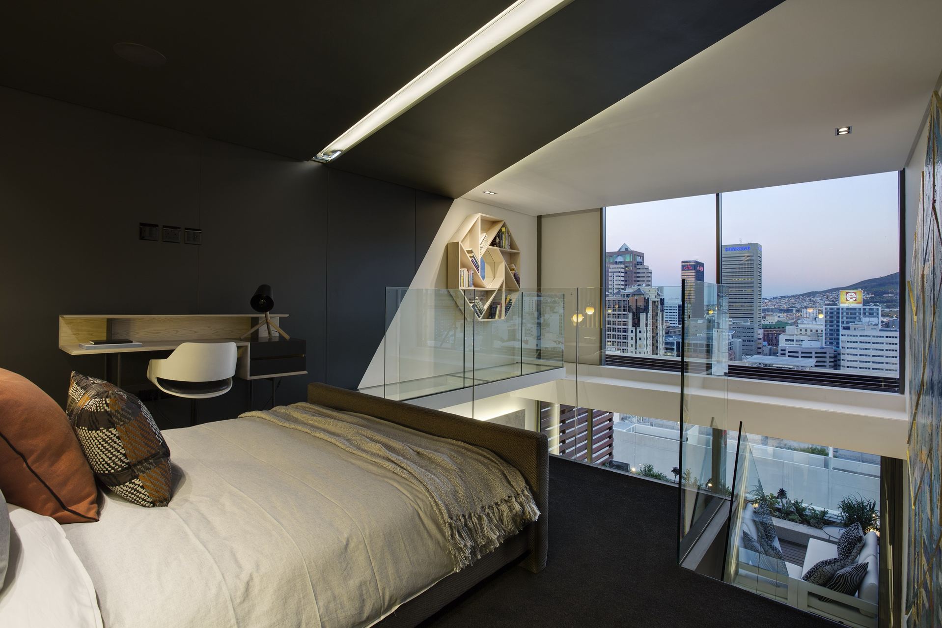 A Stylish Modern Duplex Apartment with Trendy and Luxurious Interiors in Cape Town by SAOTA (15)