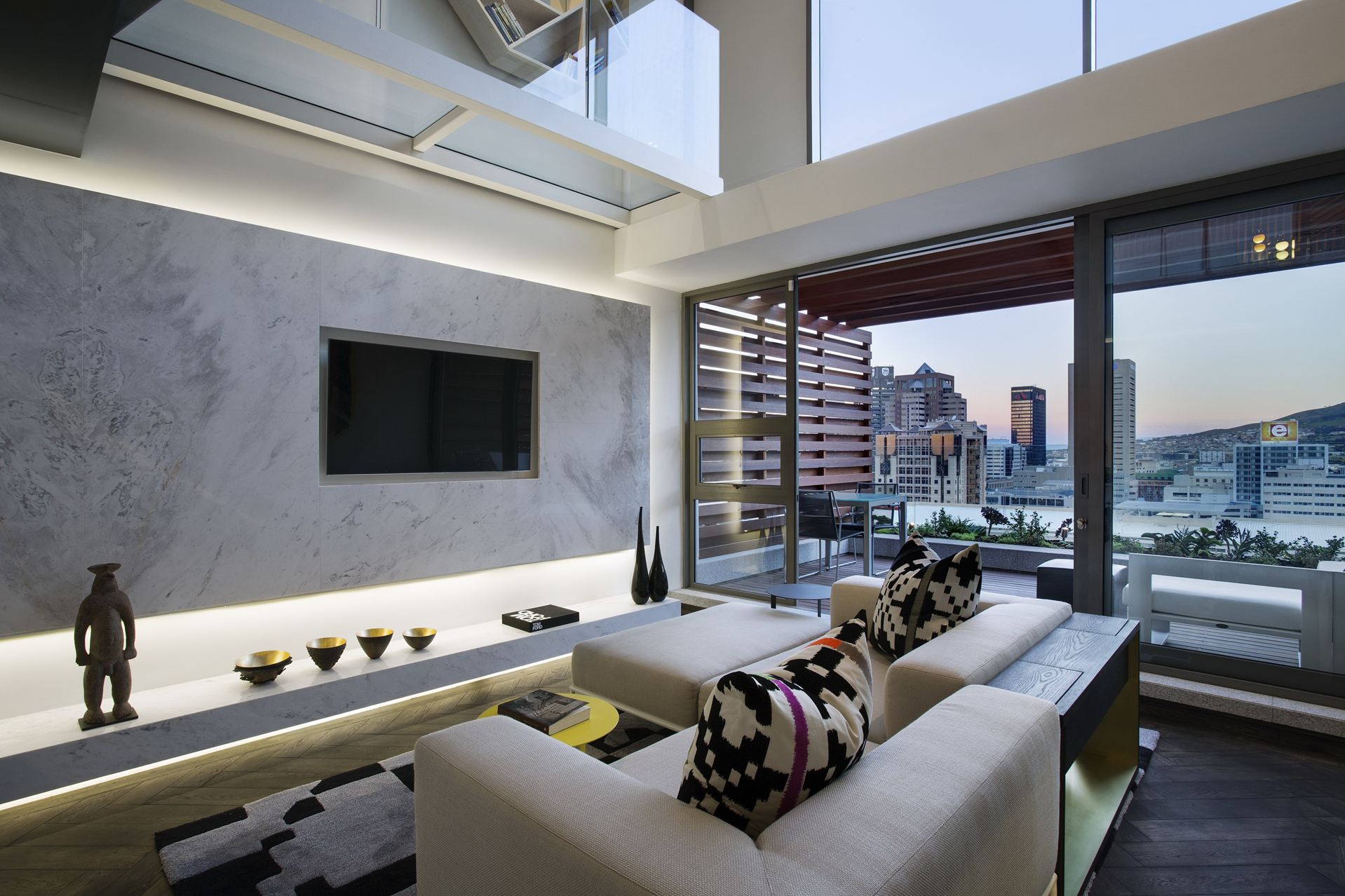 A Stylish Modern Duplex Apartment with Trendy and Luxurious Interiors in Cape Town by SAOTA (4)