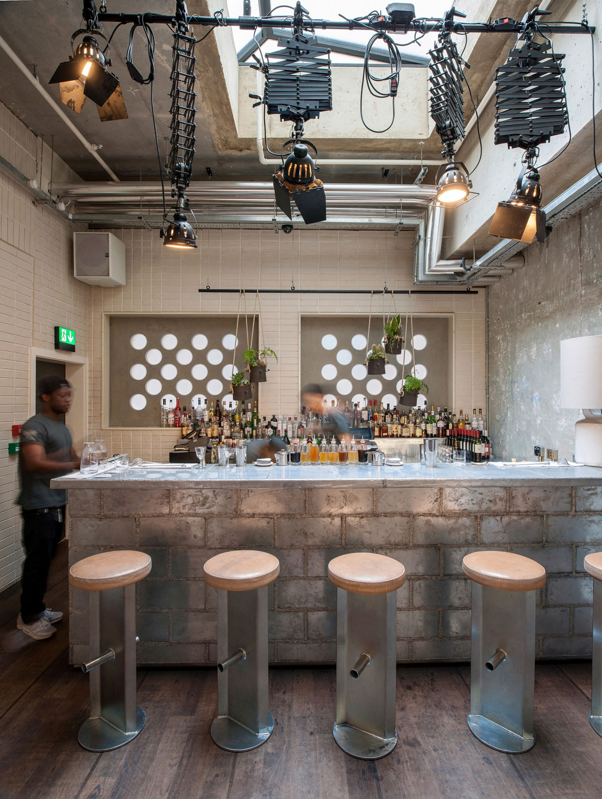 A Stylish Modern Hotel with New Facade and Dark Engineering Brick in Shoreditch by Universal Design Studio (20)