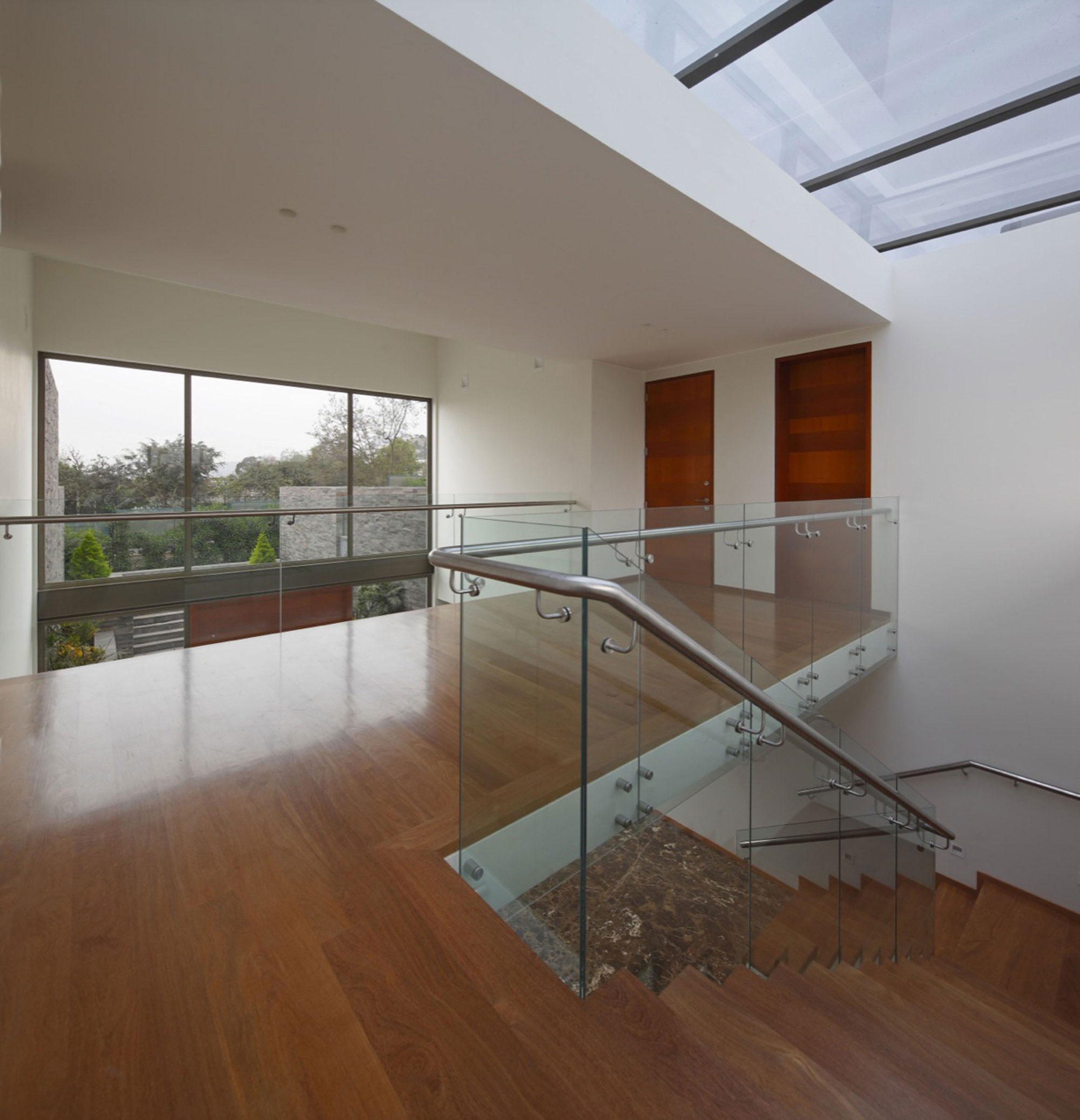 A Stylish Modern House Surrounded by Plants and Nature on the Hill in Lima by Jose Orrego (13)