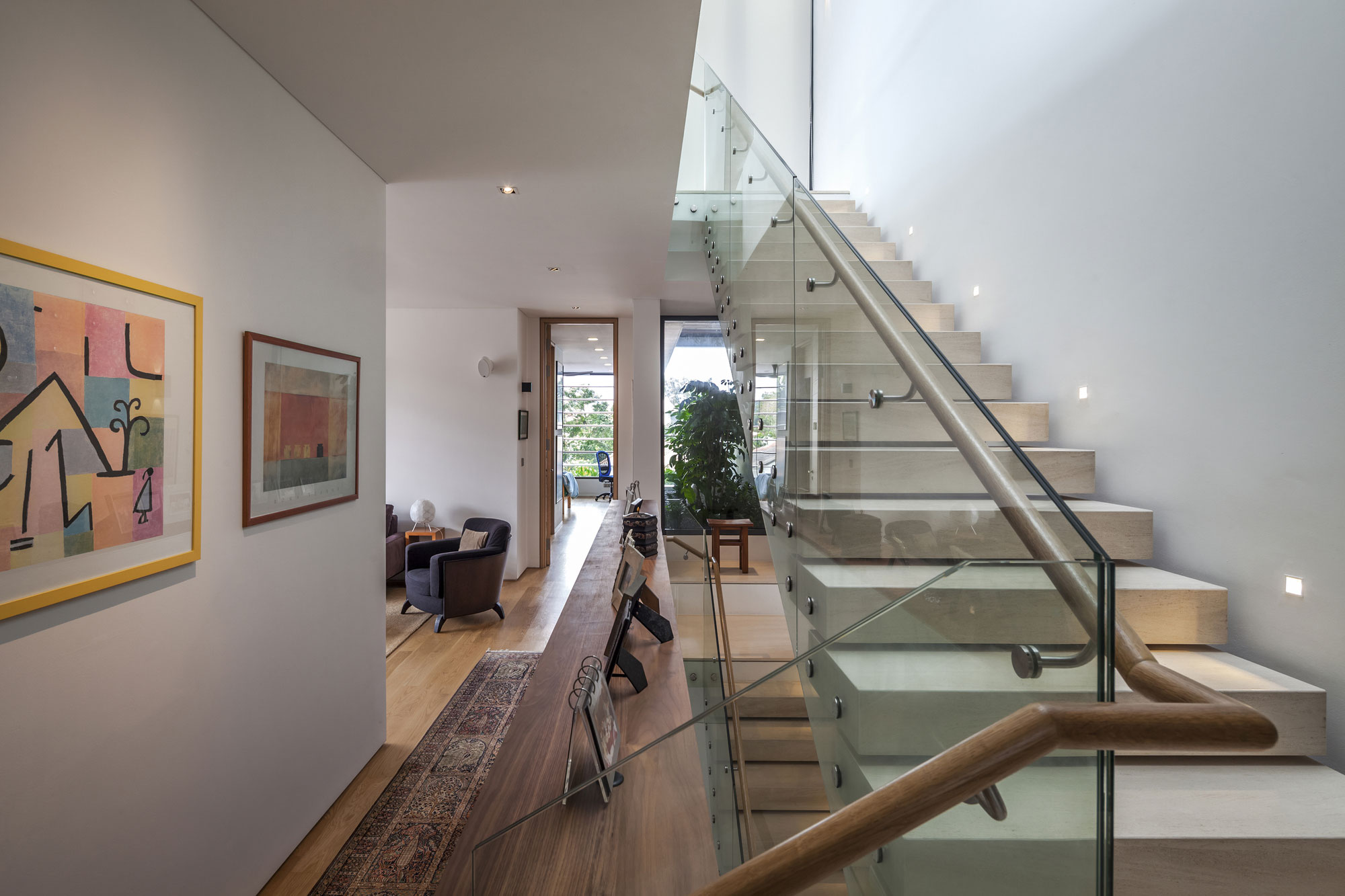 A Stylish Modern Semi-Detached House with Remarkable Interiors in Bukit Timah by Wallflower Architecture + Design (13)