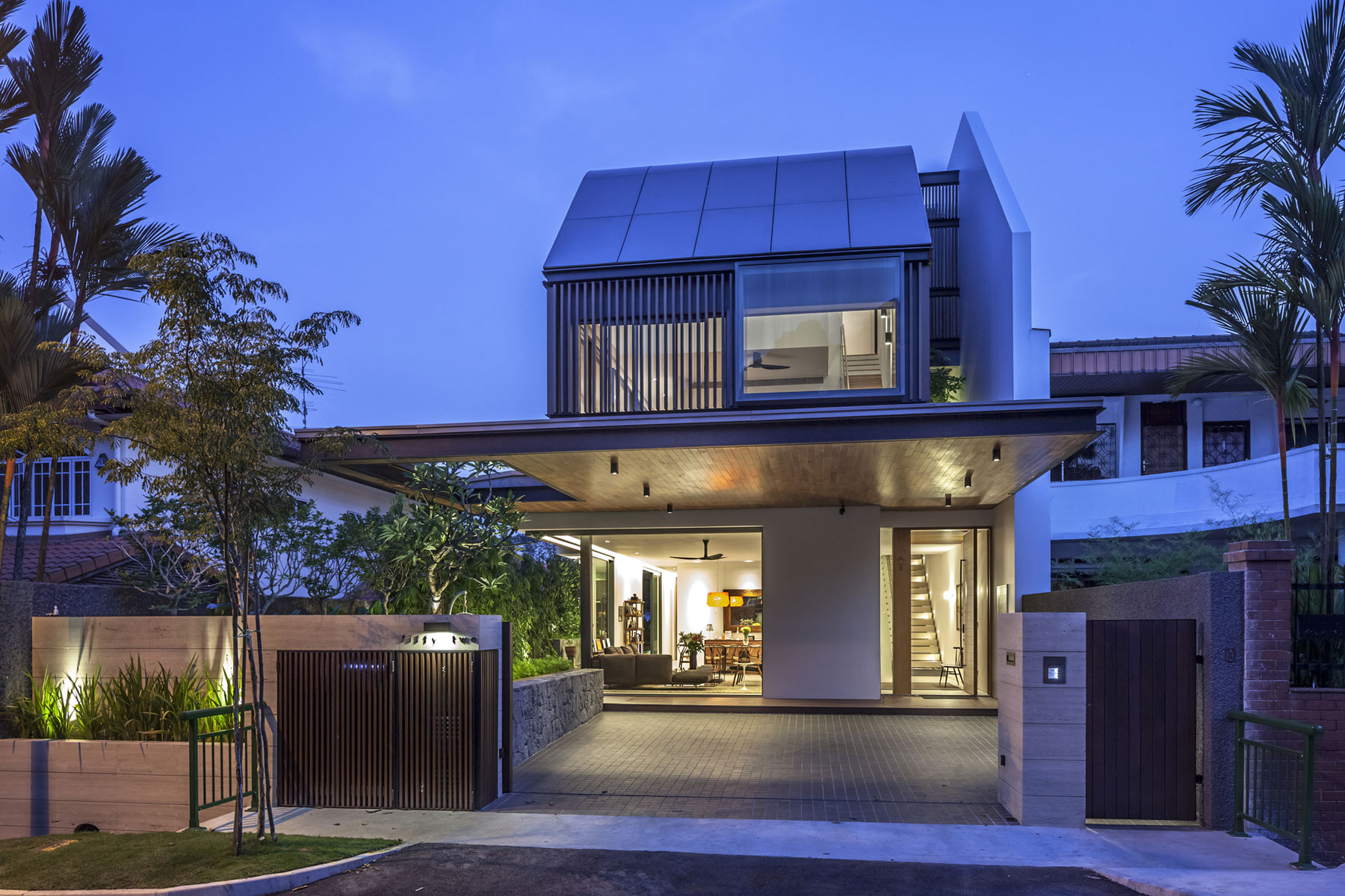 A Stylish Modern Semi-Detached House with Remarkable Interiors in Bukit Timah by Wallflower Architecture + Design (17)