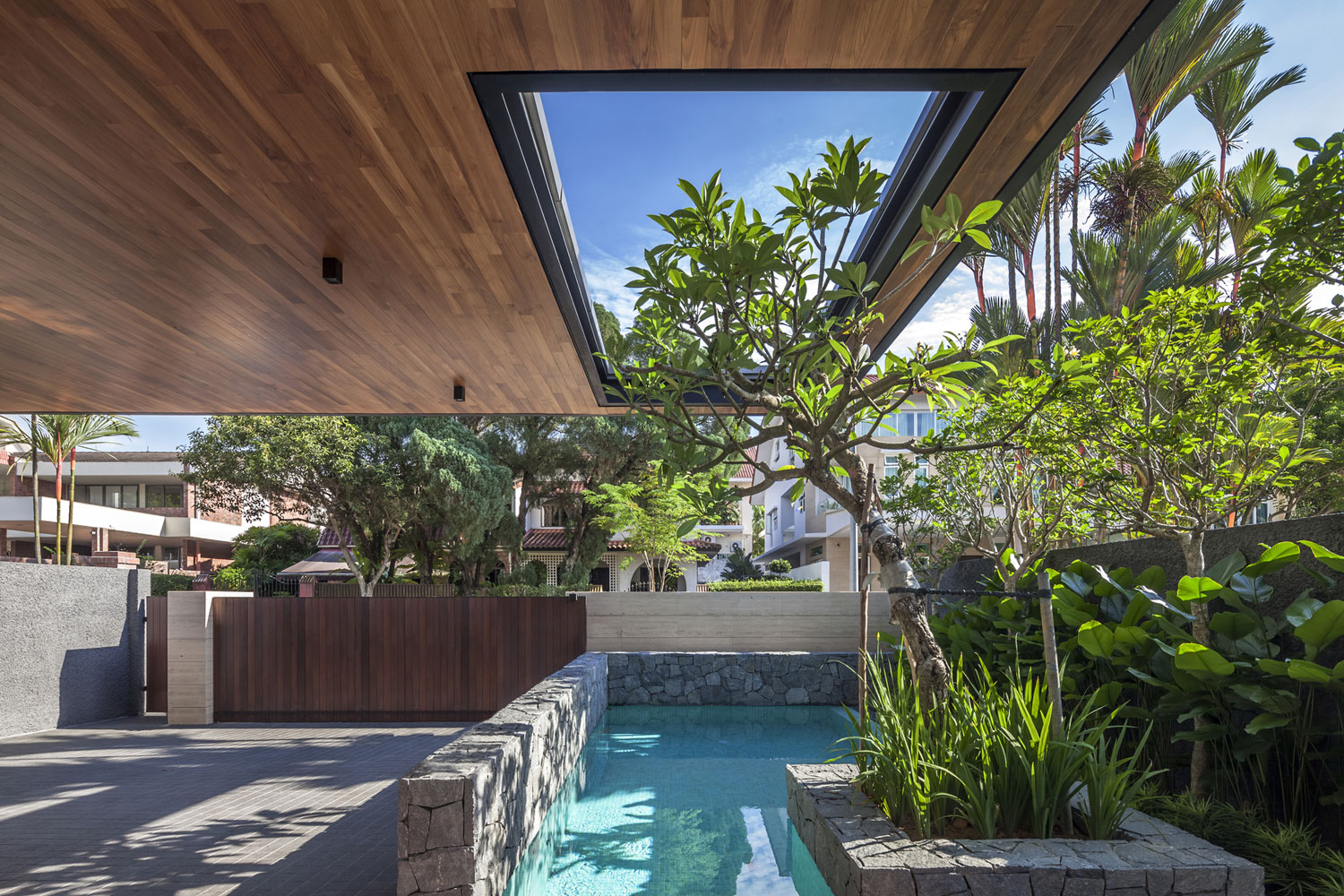 A Stylish Modern Semi-Detached House with Remarkable Interiors in Bukit Timah by Wallflower Architecture + Design (5)