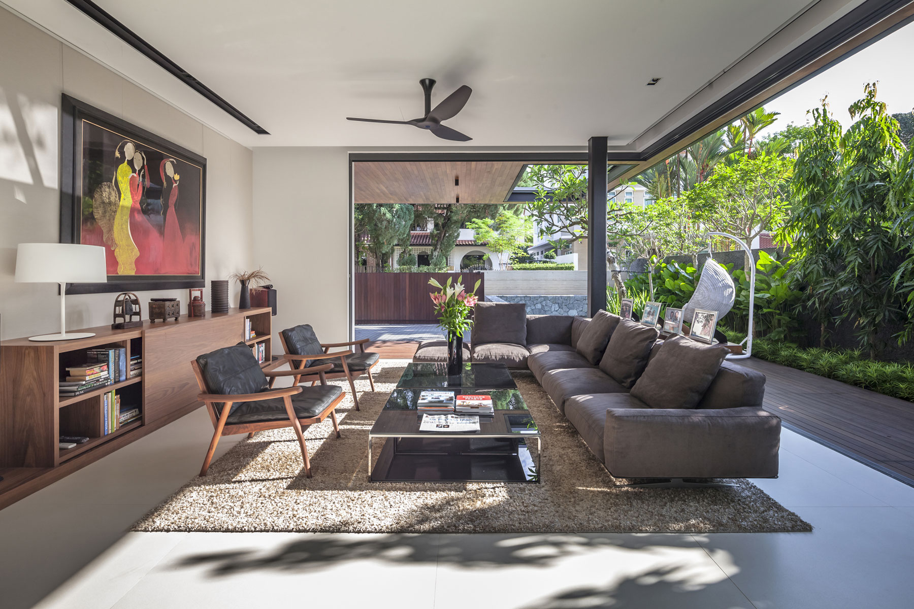 A Stylish Modern Semi-Detached House with Remarkable Interiors in Bukit Timah by Wallflower Architecture + Design (8)