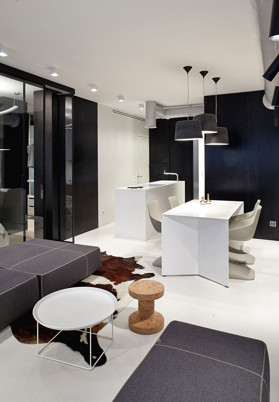 A Stylish Monochrome Apartment Full of Style and Personality in Kiev by Olga Akulova DESIGN (2)