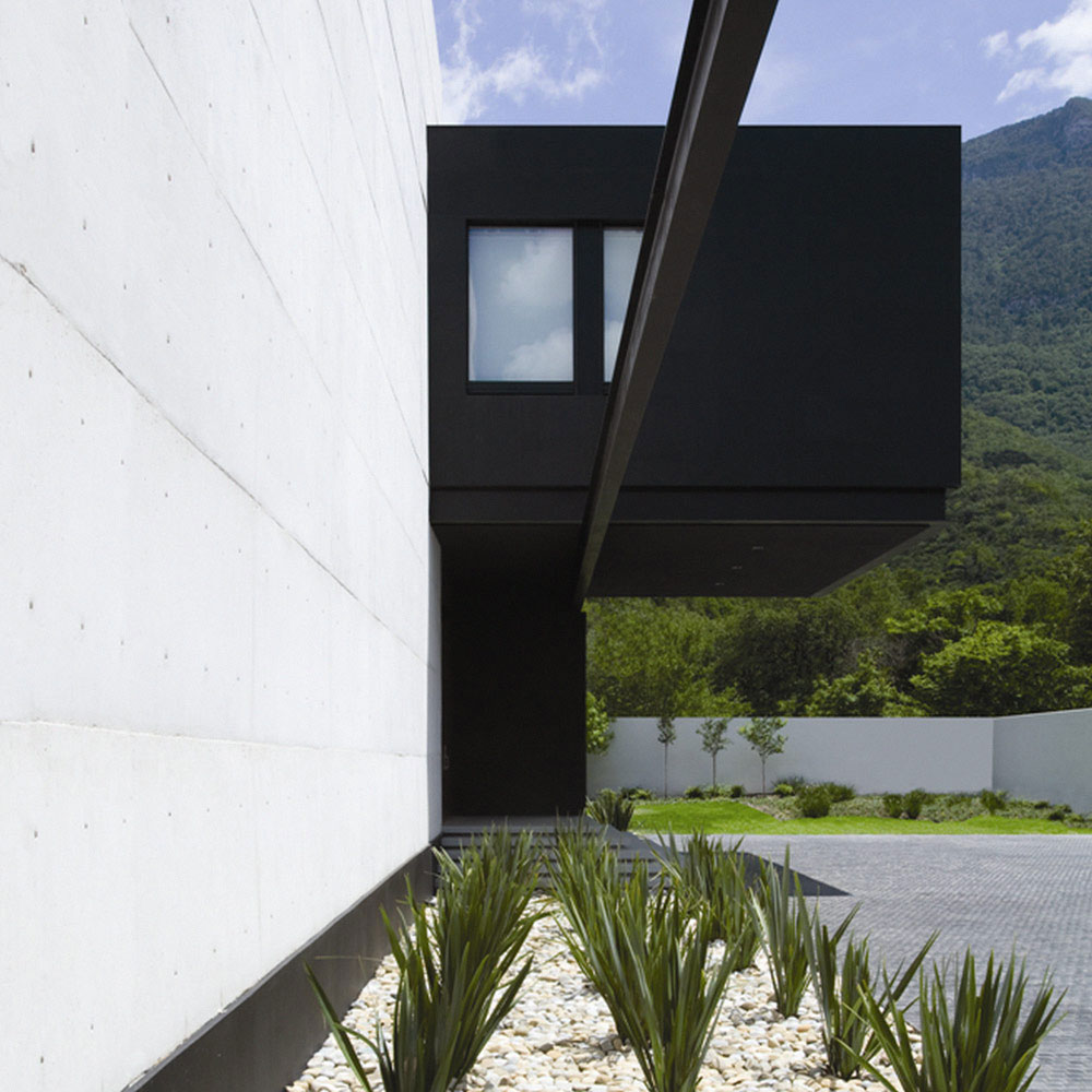 A Stylish and Sustainable Modern House Surrounded by Parks and Hills of Nuevo Leon, Mexico by GLR Arquitectos (11)