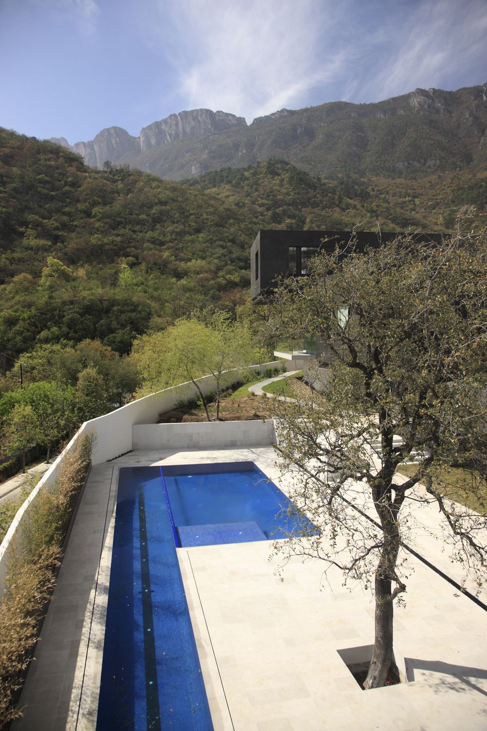 A Stylish and Sustainable Modern House Surrounded by Parks and Hills of Nuevo Leon, Mexico by GLR Arquitectos (13)