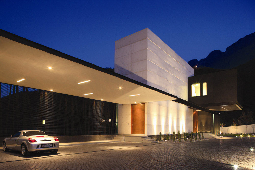 A Stylish and Sustainable Modern House Surrounded by Parks and Hills of Nuevo Leon, Mexico by GLR Arquitectos (23)