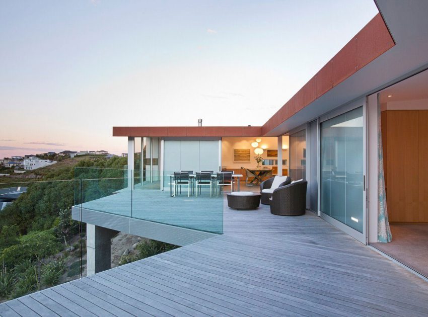 A Sunny and Comfortable Contemporary Home with Stunning Ocean Views in Christchurch by MAP Architects (14)