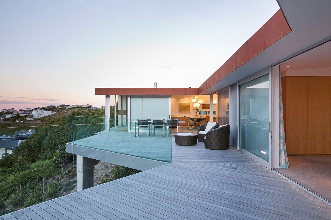 A Sunny and Comfortable Contemporary Home with Stunning Ocean Views in Christchurch by MAP Architects (14)