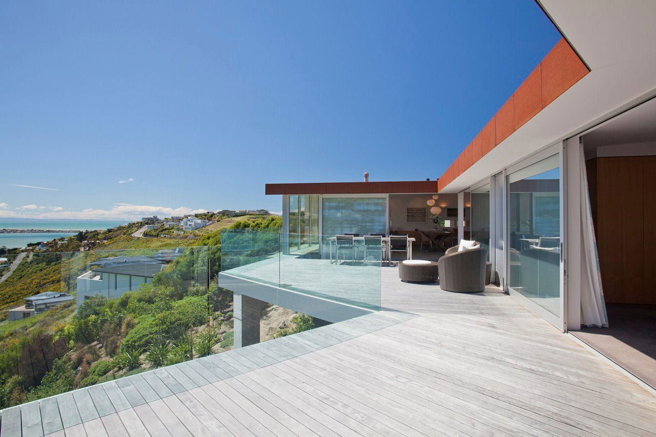 A Sunny and Comfortable Contemporary Home with Stunning Ocean Views in Christchurch by MAP Architects (6)