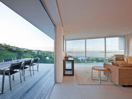 A Sunny and Comfortable Contemporary Home with Stunning Ocean Views in Christchurch by MAP Architects (8)