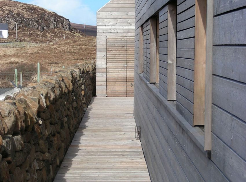 A Sustainable Contemporary Home Inspired by the Traditional Scottish Blockhouse in Glendale by Dualchas Architects (4)