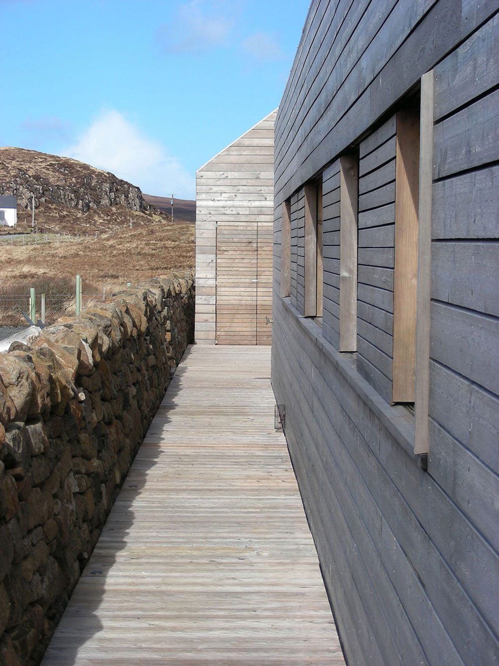 A Sustainable Contemporary Home Inspired by the Traditional Scottish Blockhouse in Glendale by Dualchas Architects (4)
