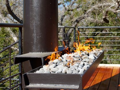 A Sustainable Contemporary Home with Stylish and Playful Interiors in San Antonio by John Grable Architects (12)