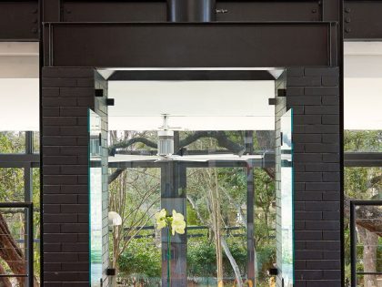 A Sustainable Contemporary Home with Stylish and Playful Interiors in San Antonio by John Grable Architects (14)