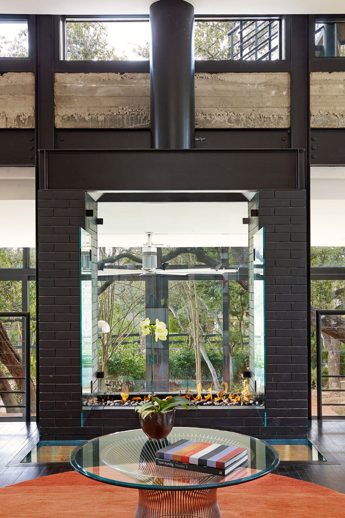A Sustainable Contemporary Home with Stylish and Playful Interiors in San Antonio by John Grable Architects (14)