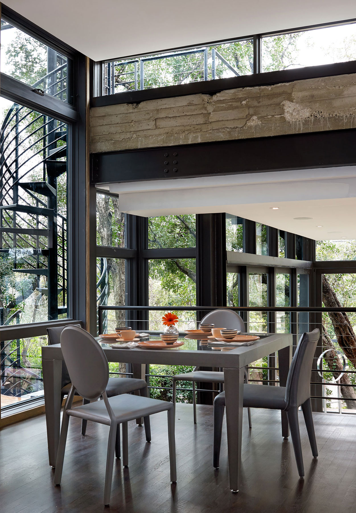 A Sustainable Contemporary Home with Stylish and Playful Interiors in San Antonio by John Grable Architects (15)