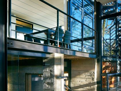 A Sustainable Contemporary Home with Stylish and Playful Interiors in San Antonio by John Grable Architects (17)