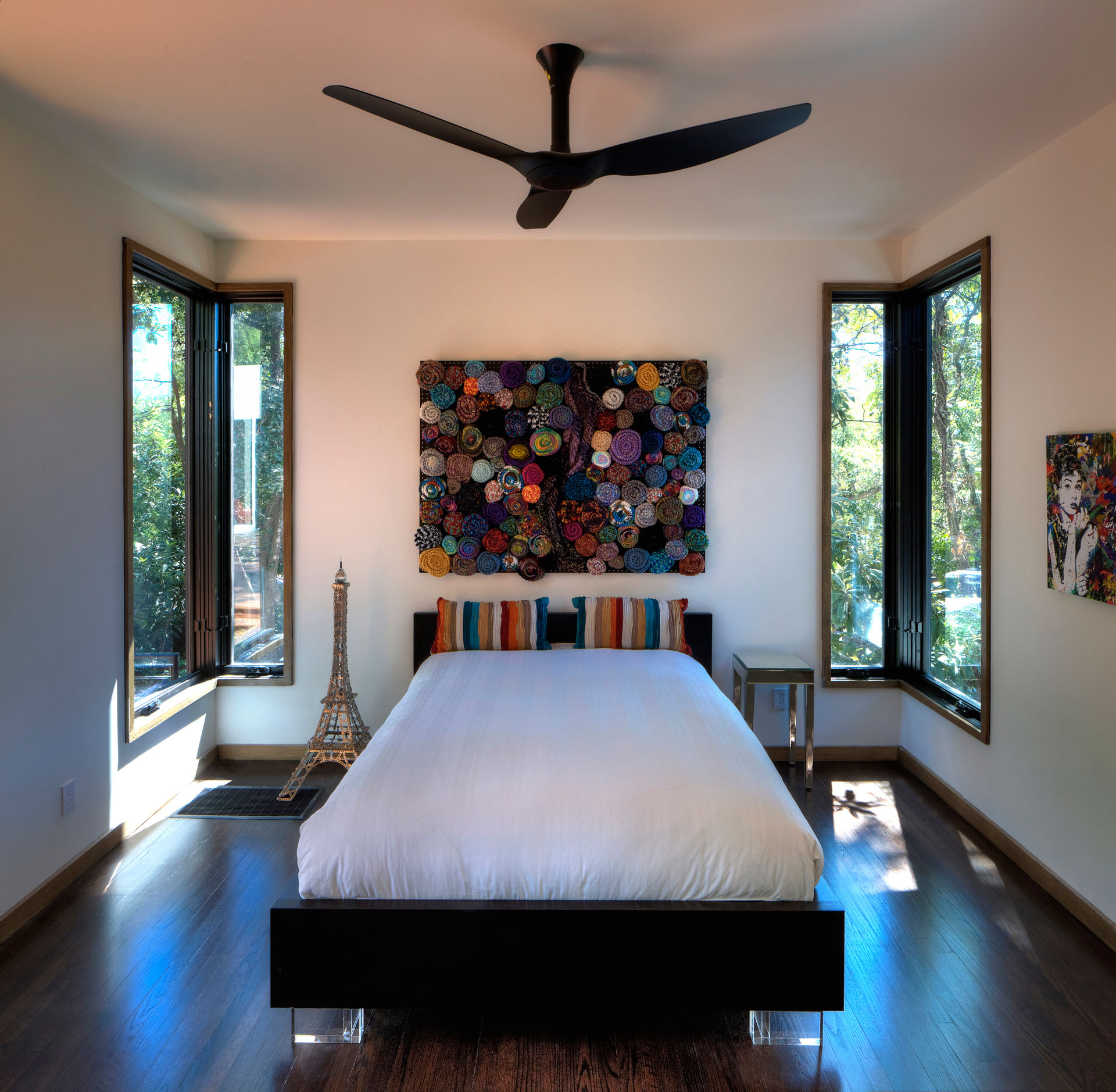 A Sustainable Contemporary Home with Stylish and Playful Interiors in San Antonio by John Grable Architects (21)
