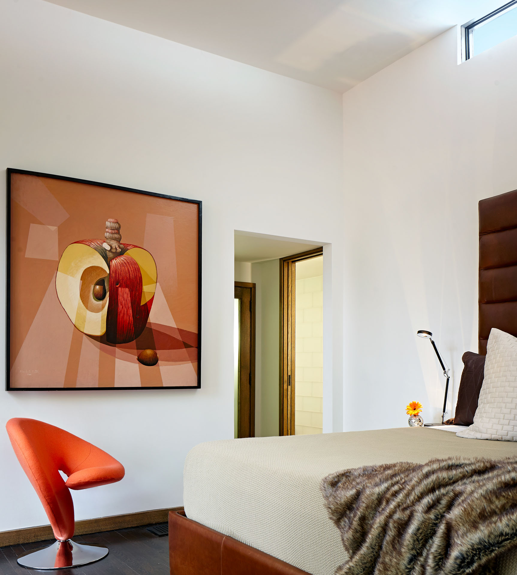 A Sustainable Contemporary Home with Stylish and Playful Interiors in San Antonio by John Grable Architects (23)