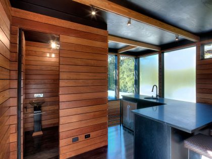 A Sustainable Contemporary Home with Stylish and Playful Interiors in San Antonio by John Grable Architects (28)