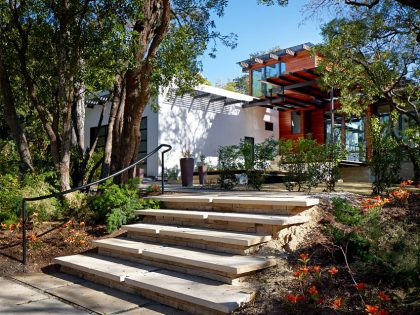 A Sustainable Contemporary Home with Stylish and Playful Interiors in San Antonio by John Grable Architects (3)