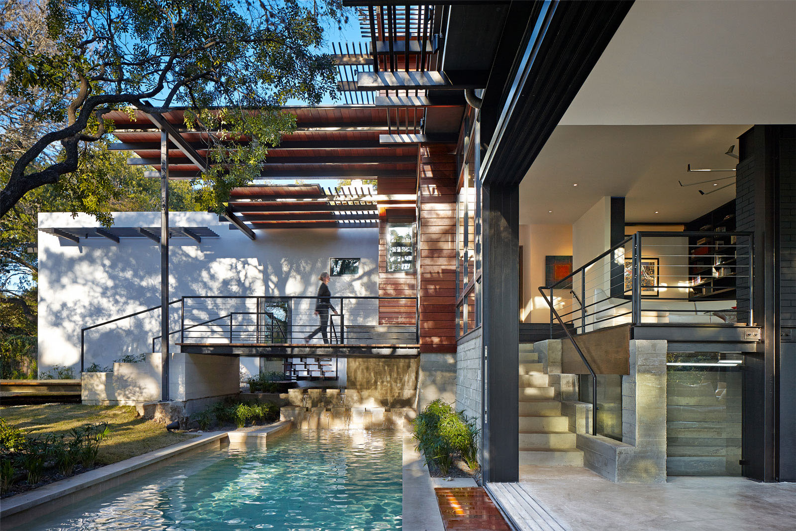 A Sustainable Contemporary Home with Stylish and Playful Interiors in San Antonio by John Grable Architects (4)