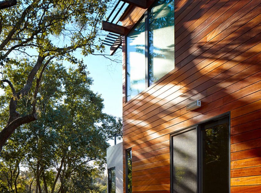 A Sustainable Contemporary Home with Stylish and Playful Interiors in San Antonio by John Grable Architects (6)