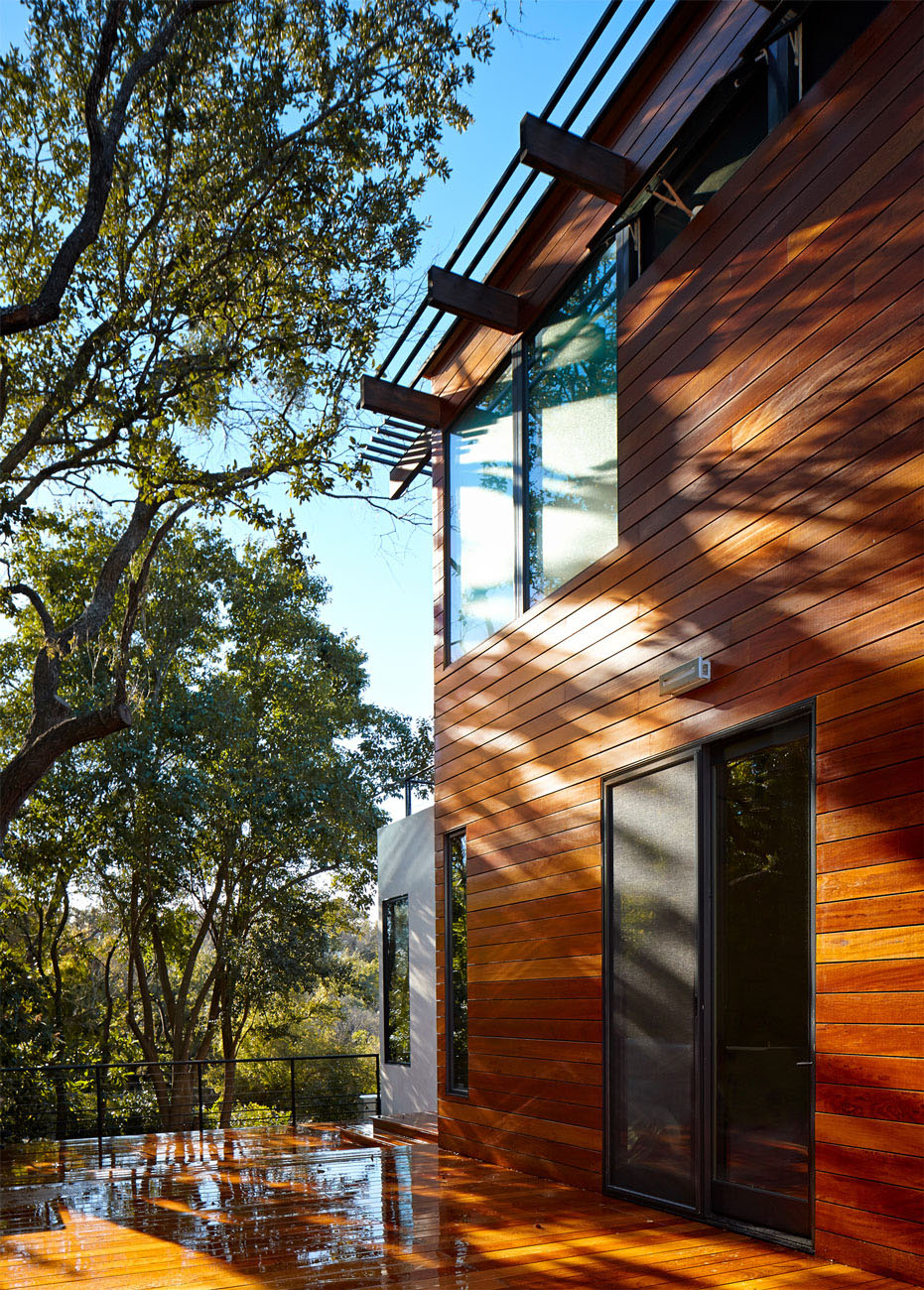A Sustainable Contemporary Home with Stylish and Playful Interiors in San Antonio by John Grable Architects (6)