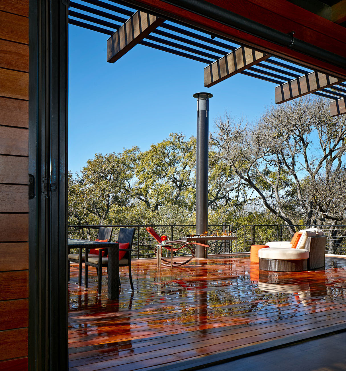 A Sustainable Contemporary Home with Stylish and Playful Interiors in San Antonio by John Grable Architects (9)