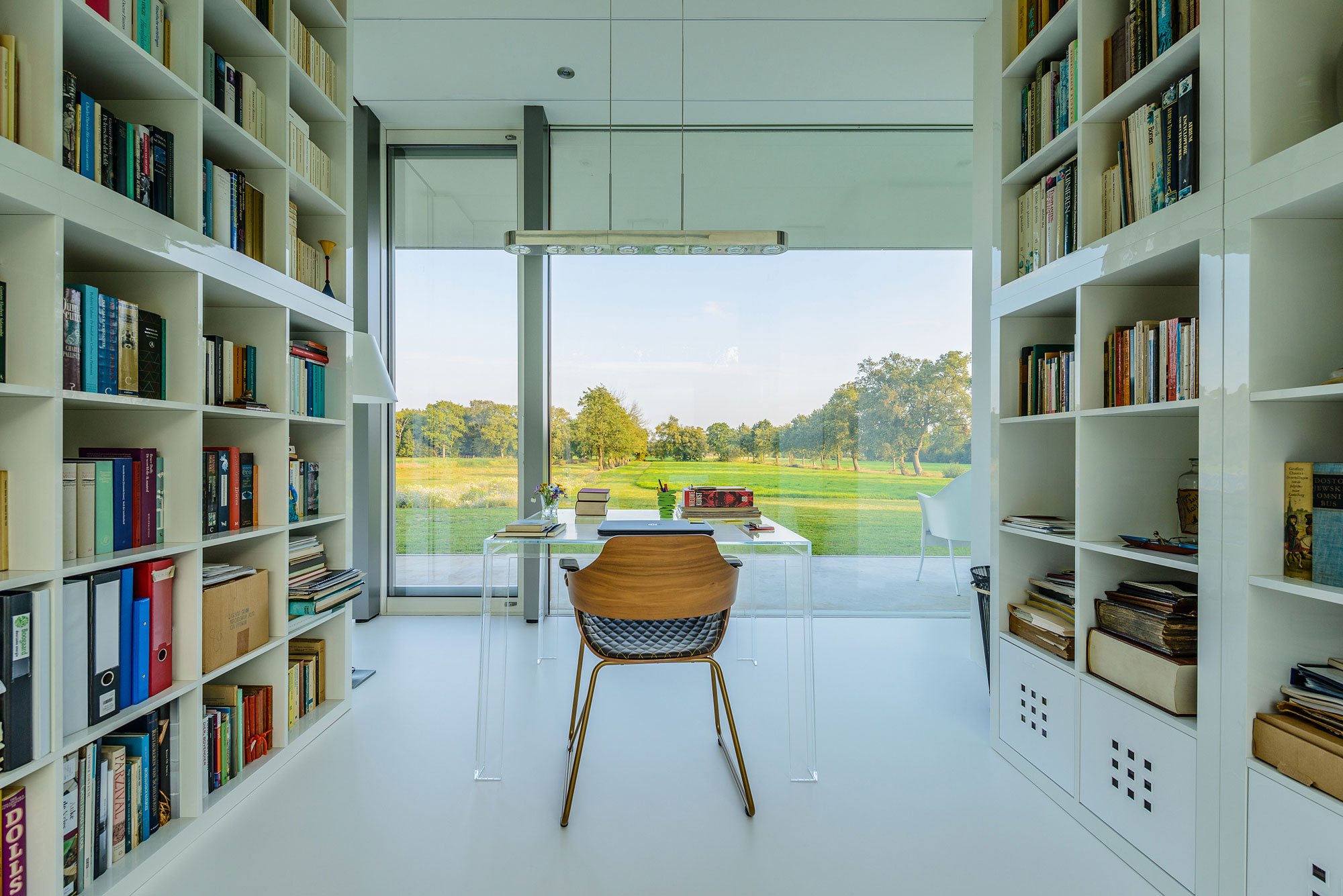 An Elegant and Captivating Modern Transparent House Behind a Grove of Trees in Bontebok, The Netherlands by Inbo (15)