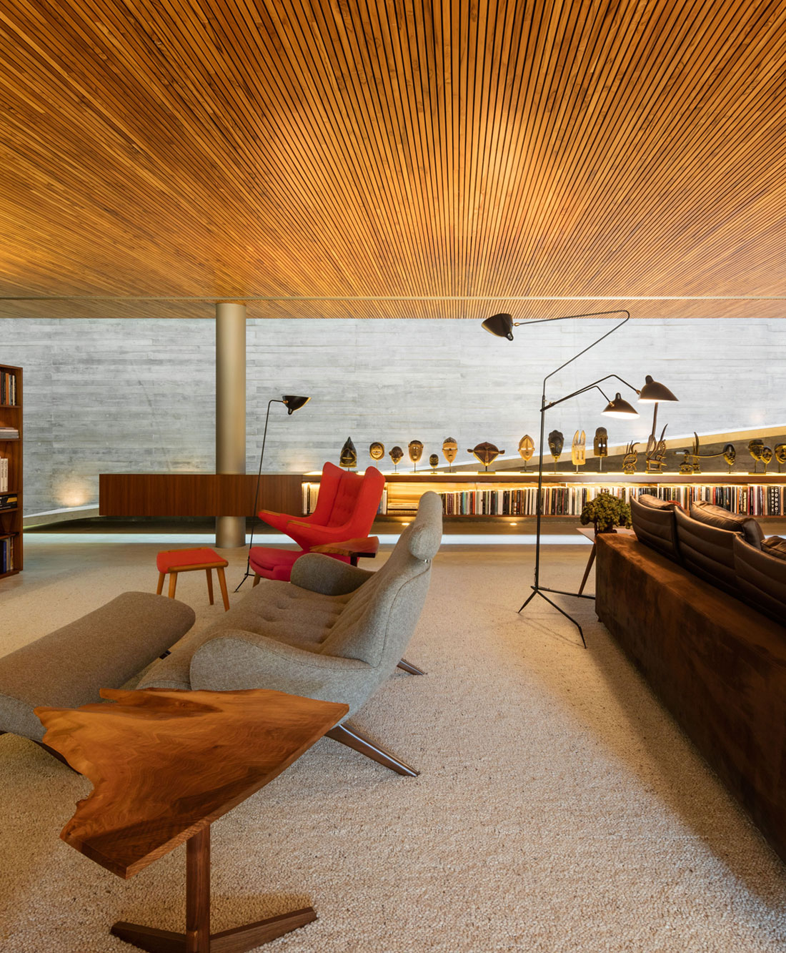 A Swanky and Elegant Modern House with Natural and Raw Materials in São Paulo by Studio mk27 (18)