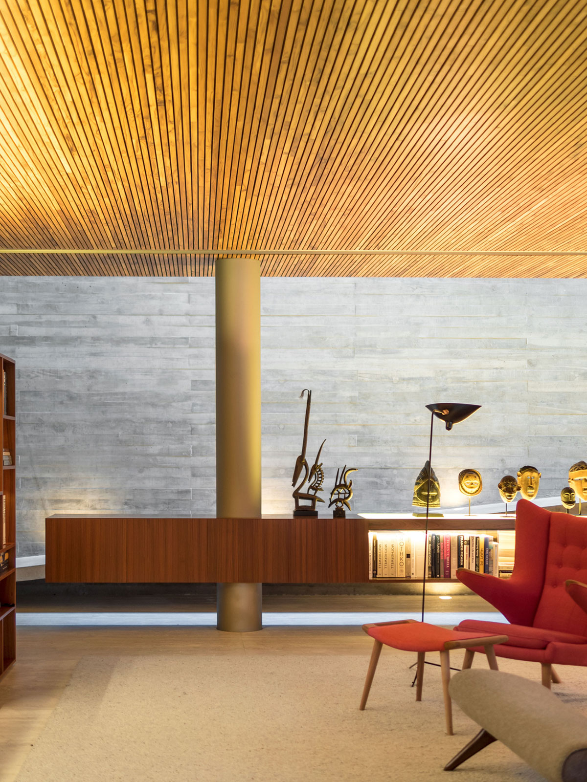 A Swanky and Elegant Modern House with Natural and Raw Materials in São Paulo by Studio mk27 (20)