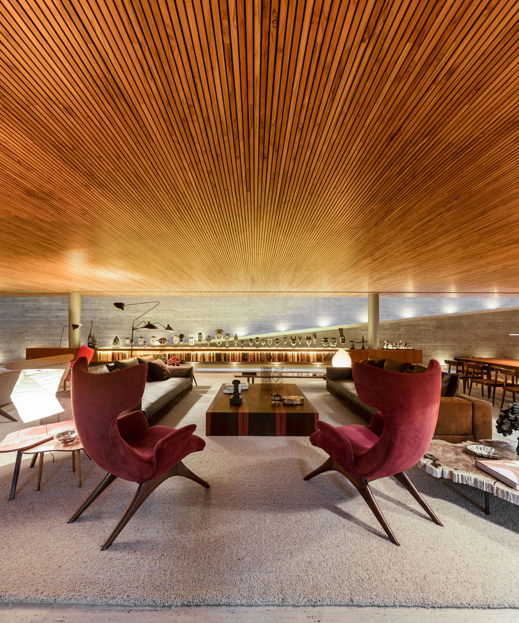 A Swanky and Elegant Modern House with Natural and Raw Materials in São Paulo by Studio mk27 (26)