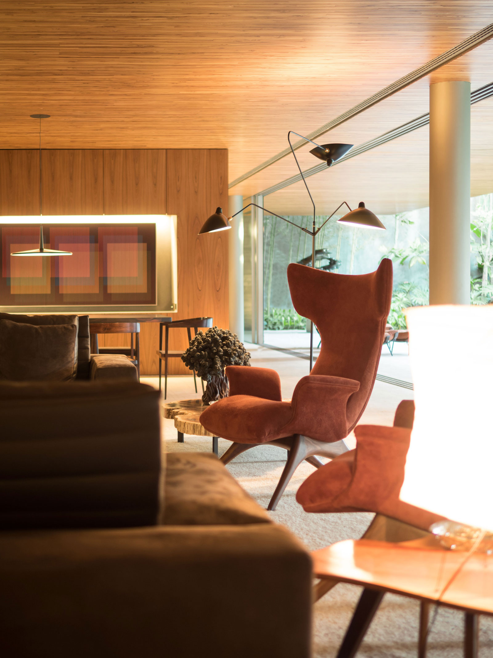 A Swanky and Elegant Modern House with Natural and Raw Materials in São Paulo by Studio mk27 (28)